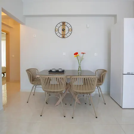 Theros 2 Διαμέρισμα