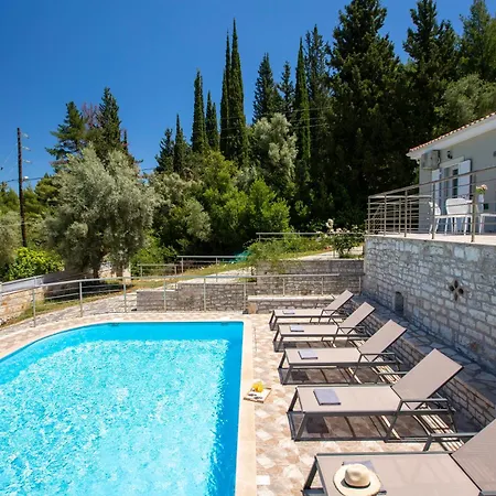 Διαμέρισμα Theros 2 *