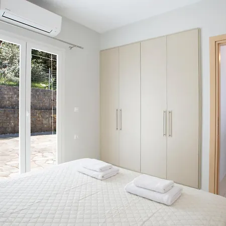 Theros 2 Appartement Yénion