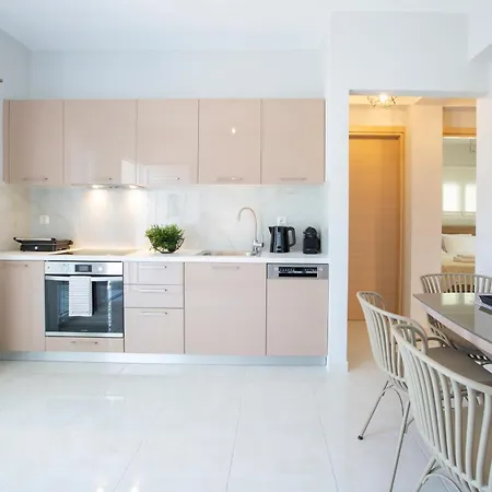 Theros 2 Apartment *