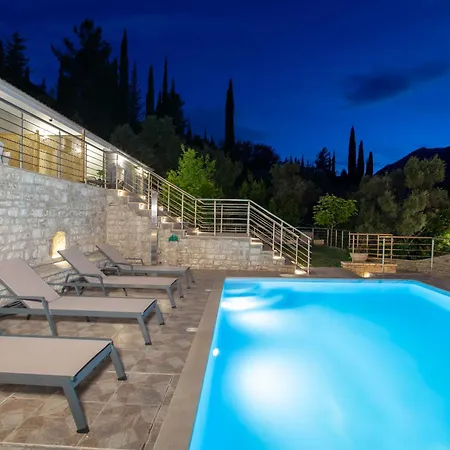 Theros 2 Apartment *